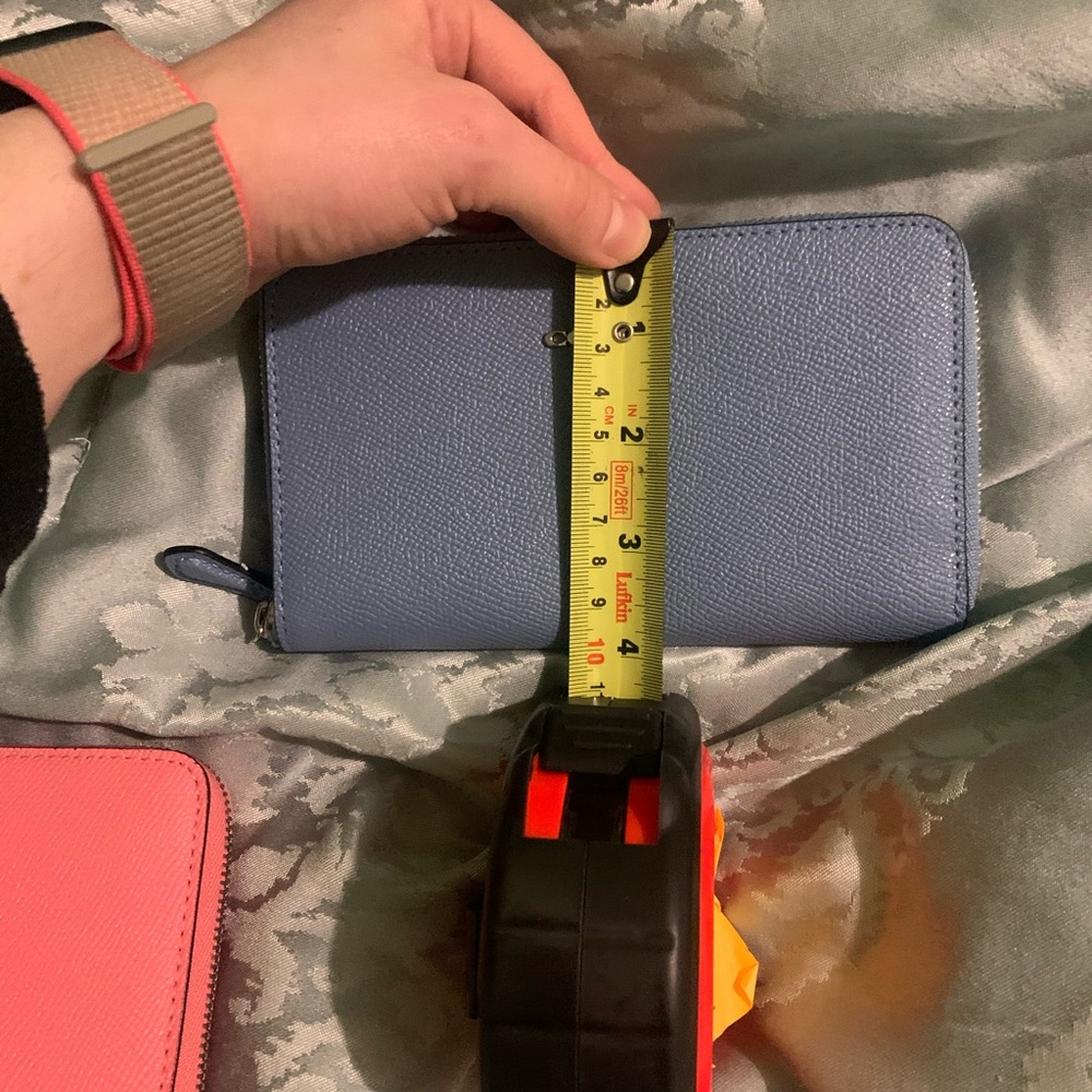 SOLD BNWT Coach Wallet - Picture 9 of 9